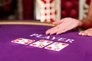 Baccarat-player-hand